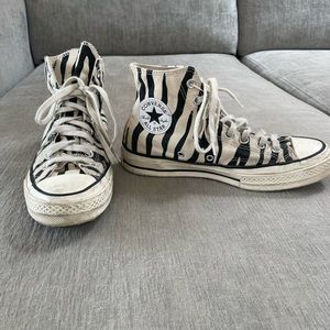 Zebra print converse Size: Women’s 9